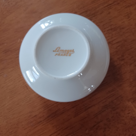 Limoges France Victorian style Man Courting Woman Porcelain Trinket Box - Picture 4 of 7